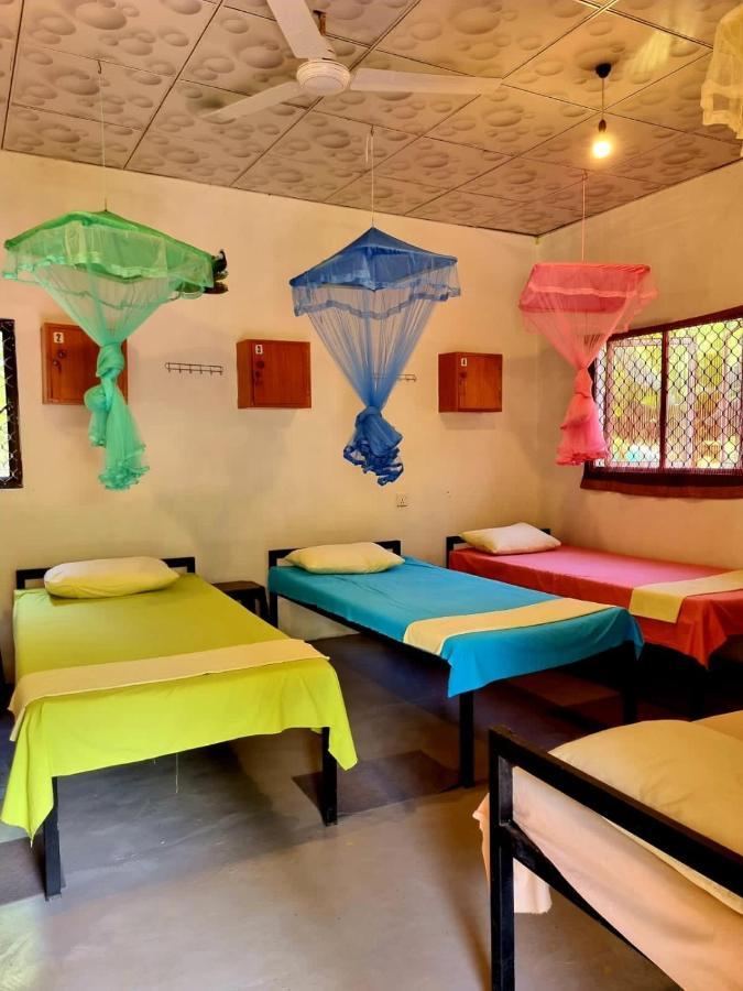 Helena Hostel Dikwella Esterno foto