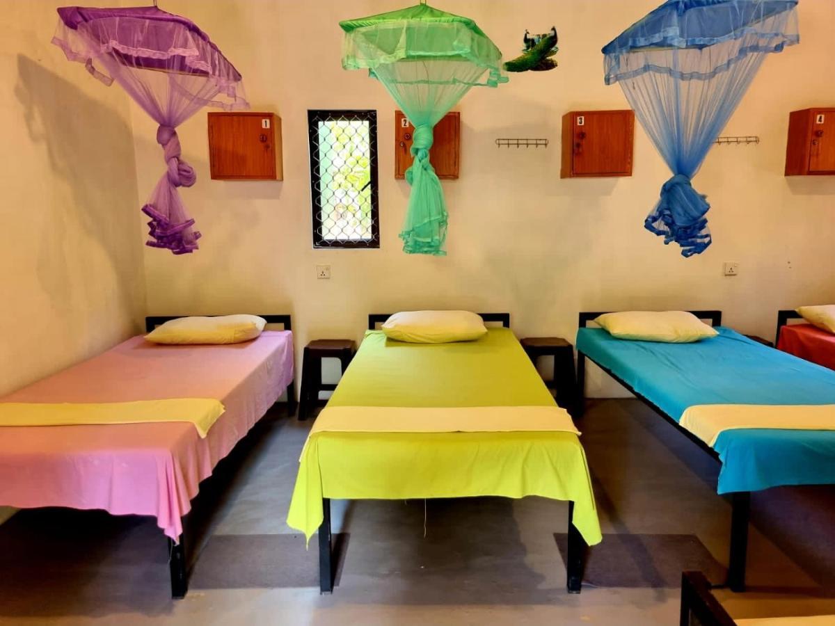Helena Hostel Dikwella Esterno foto