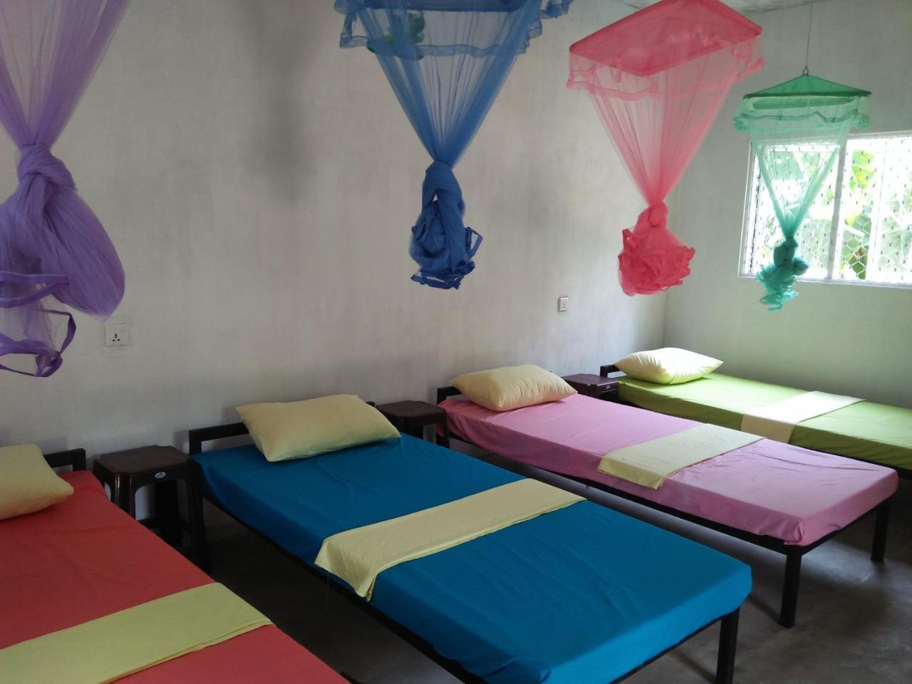Helena Hostel Dikwella Esterno foto
